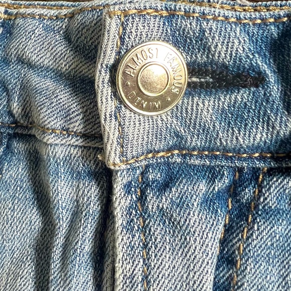 NWOT ALMOST FAMOUS LIGHT WASH AND HIGH WAISTED DENIM SHORTS WITH LACE TRIM - Picture 5 of 8